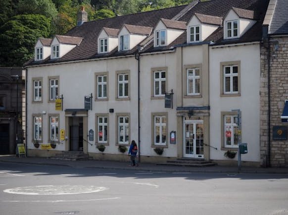 S2, 5 The Old George, Stroud, Retail To Let - ext S2  S3.jpg