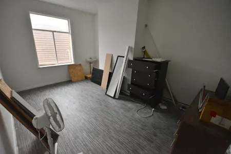 133 Rochdale Road, Bury, Retail To Let - First Floor