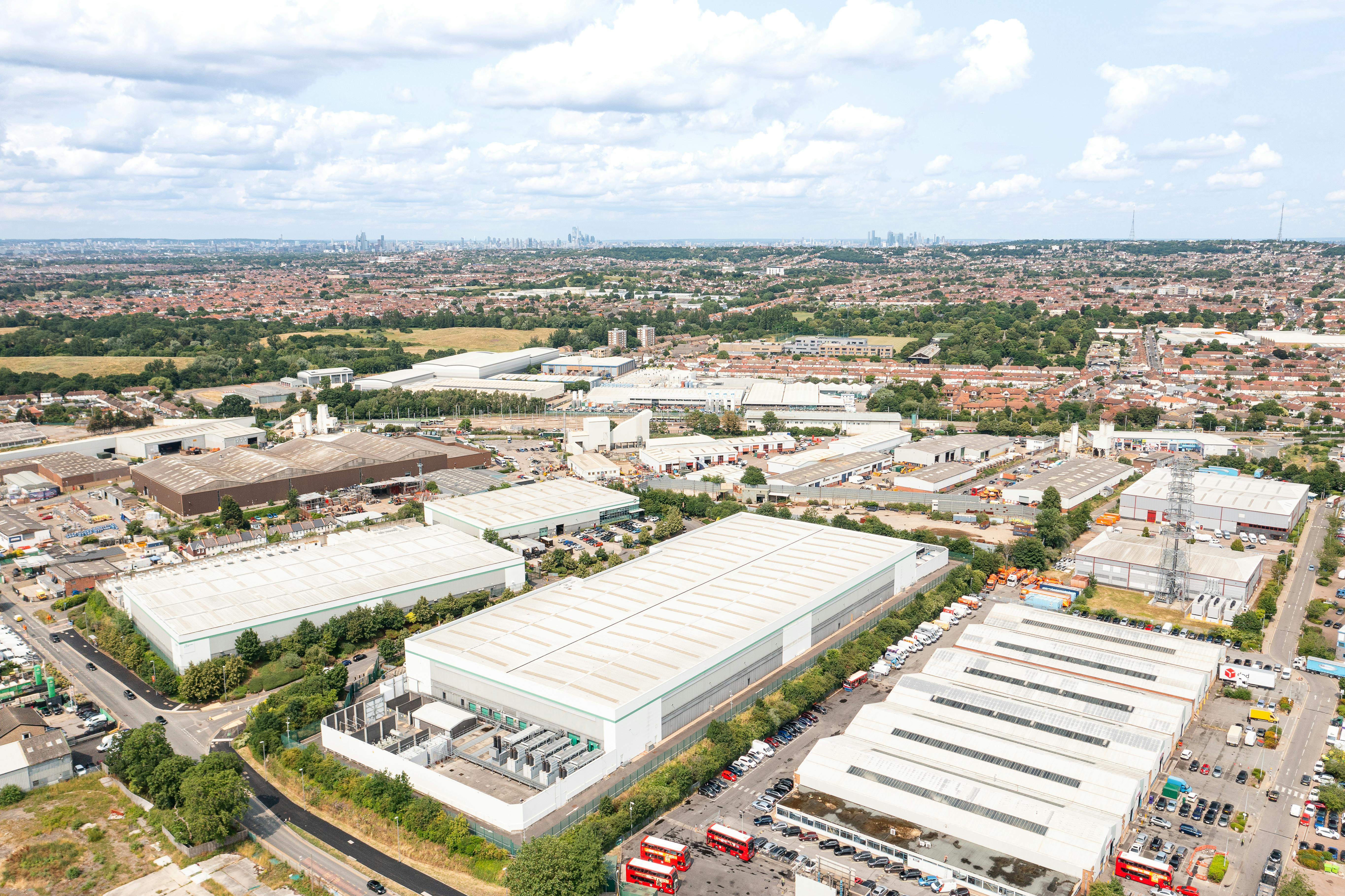 Industrial Unit in London - photo 3