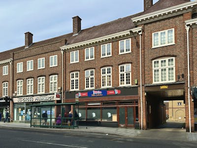 11 Hermitage Road, Hitchin, A3 (Restaurants and Cafes) / Cafe (A1) / Class E Retail / Leisure / E Class restaurant (with extract) / E Class Retail / Leisure (no extract - Open A1) / Food & Beverage / Leisure / Restaurant / Restaurant / Cafe / Retail / High Street Retail / Retail - In Town / Wellbeing To Let - Image 4