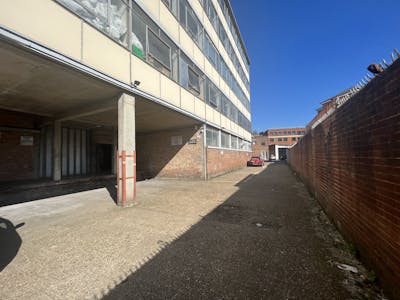 Vernon Building, Westbourne Street, High Wycombe, Industrial To Let - IMG_0140.JPG