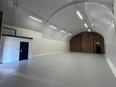 Arch 34 London Stone Industrial Estate, Battersea, Industrial / Office To Let - 20240729_153806544_iOS.jpg