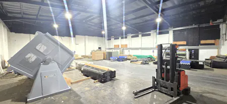 Unit 1, Unit 2 & Unit 3, Lyndean Industrial Estate, London, Industrial To Let - 20260408_153812 - Edited.jpg