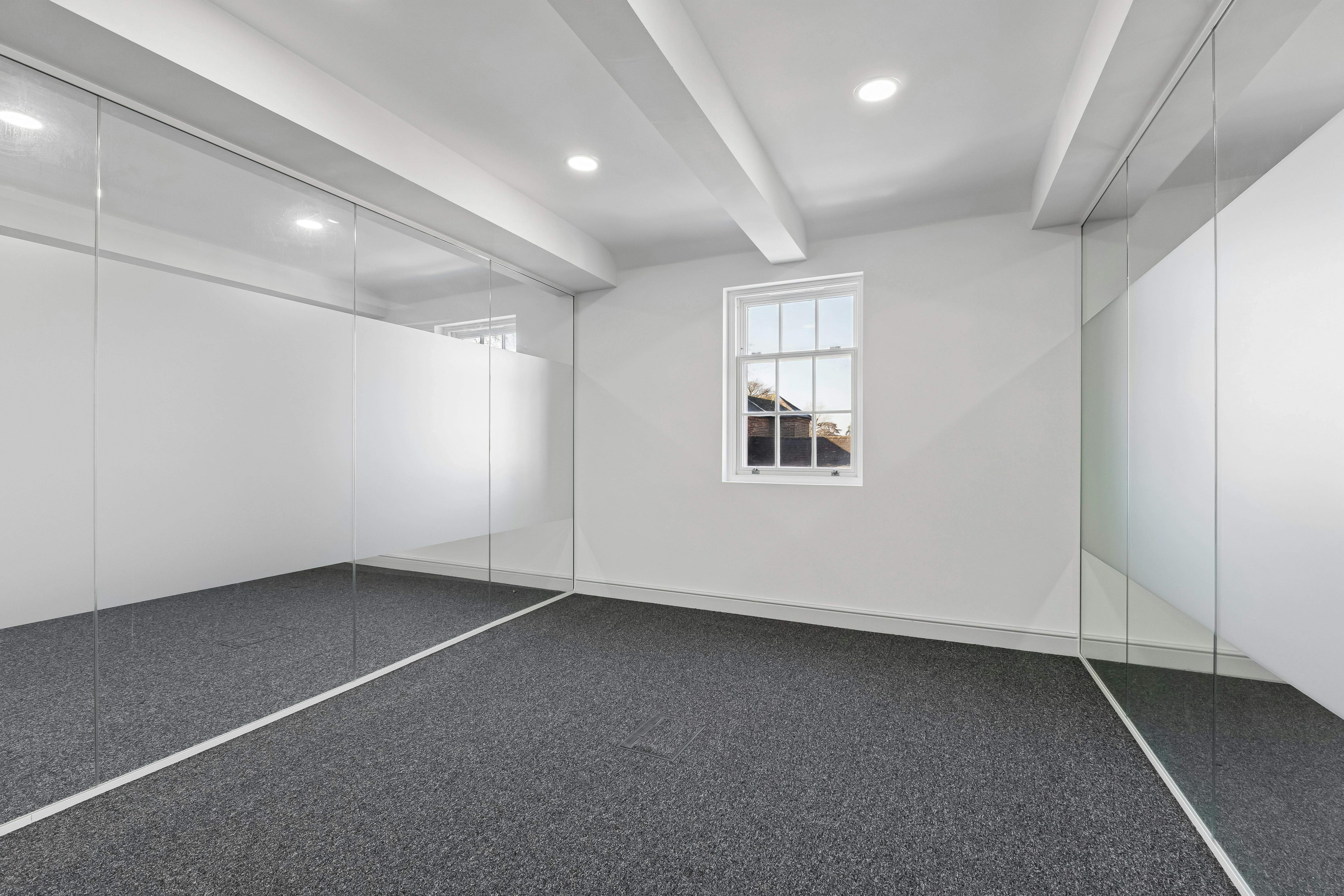 Second Floor, 79-81 High Street, Marlow, Offices To Let - 104744 - Second floor office  (15).jpg