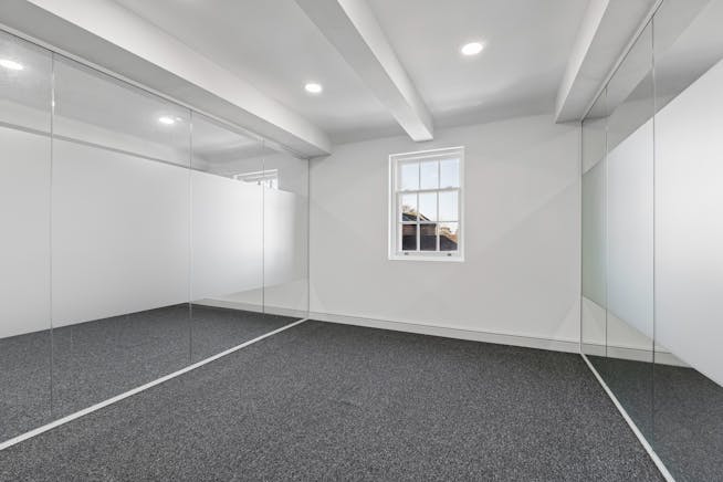 Second Floor, 79-81 High Street, Marlow, Offices To Let - 104744 - Second floor office  (15).jpg