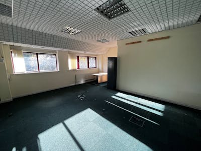 1st Floor, Unit 37, Watford, Office To Let - internal 3.jpg