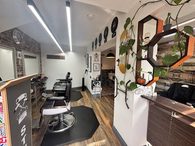 2 London Road, Waterlooville, Investment / Office / Retail For Sale - IMG_9378.JPEG