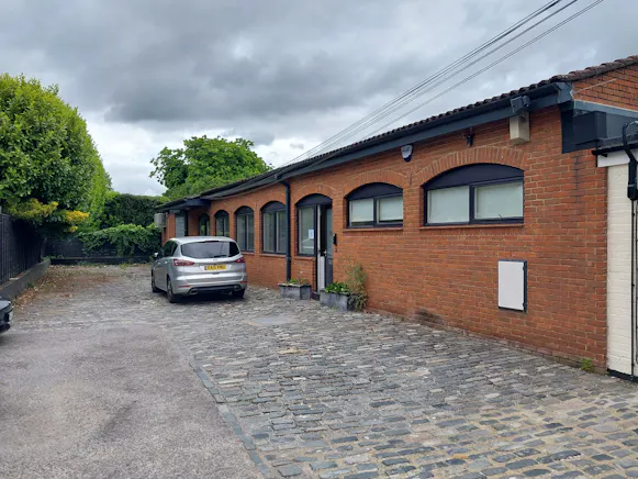 59B High Street, Ascot, Offices To Let - 20260518_162530.jpg