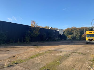 Yard At Blackthorne Road, Slough, Open Storage / Industrial To Let - 6.jpg