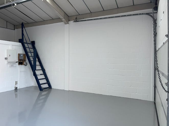 Unit 42 Robert Cort Industrial Estate, Reading, Industrial / Warehouse To Let - Indicative Photo of Similar Unit