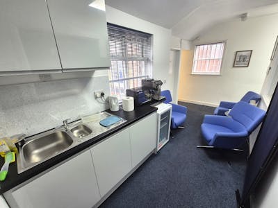 8-10 Rochdale Road, Oldham, Office / Retail For Sale - 20260213_144010.jpg