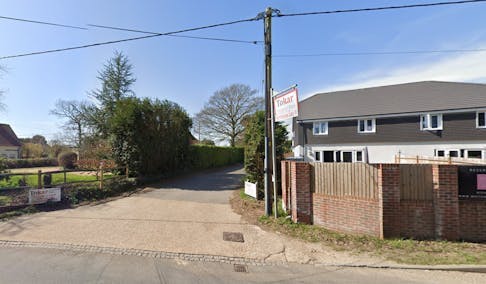Yapton Lane, Arundel To Let - cda02e622e5cc6b980e1ae2fea61bb45-tokar-main-entrance.jpg