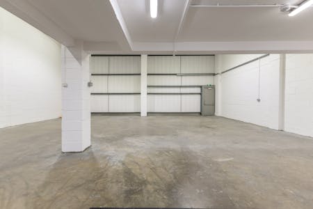 Unit 12, Vale Industrial Estate, Aylesbury, Industrial To Let - 88182_Unit12TheValeIndustrialCentr 17.jpg