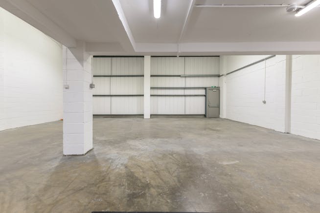 Unit 12, Vale Industrial Estate, Aylesbury, Industrial To Let - 88182_Unit12TheValeIndustrialCentr 17.jpg