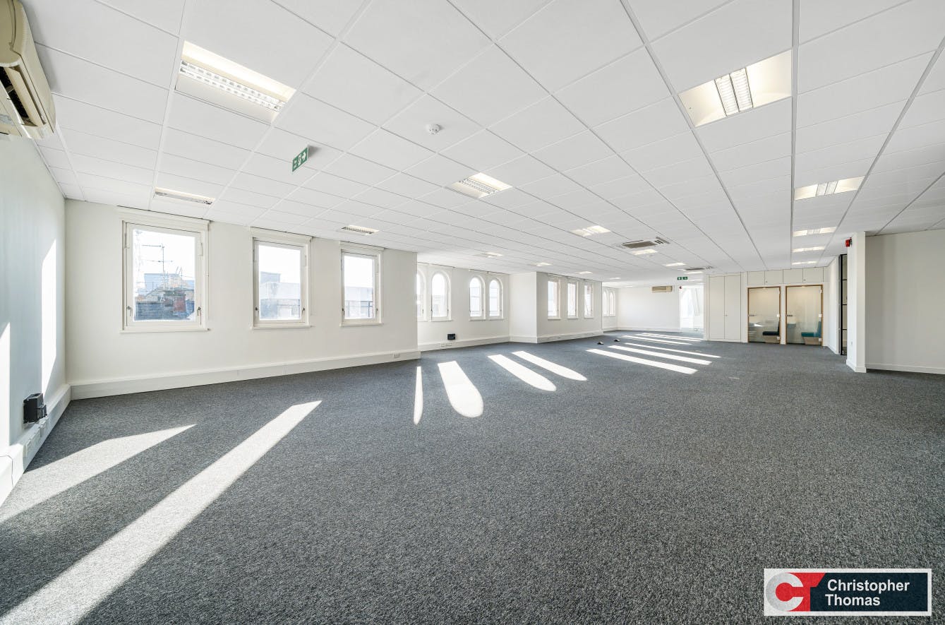 Amberley House, Windsor, Office To Let - 58054a81b6c94f0dba263a04d0fd946d.jpg