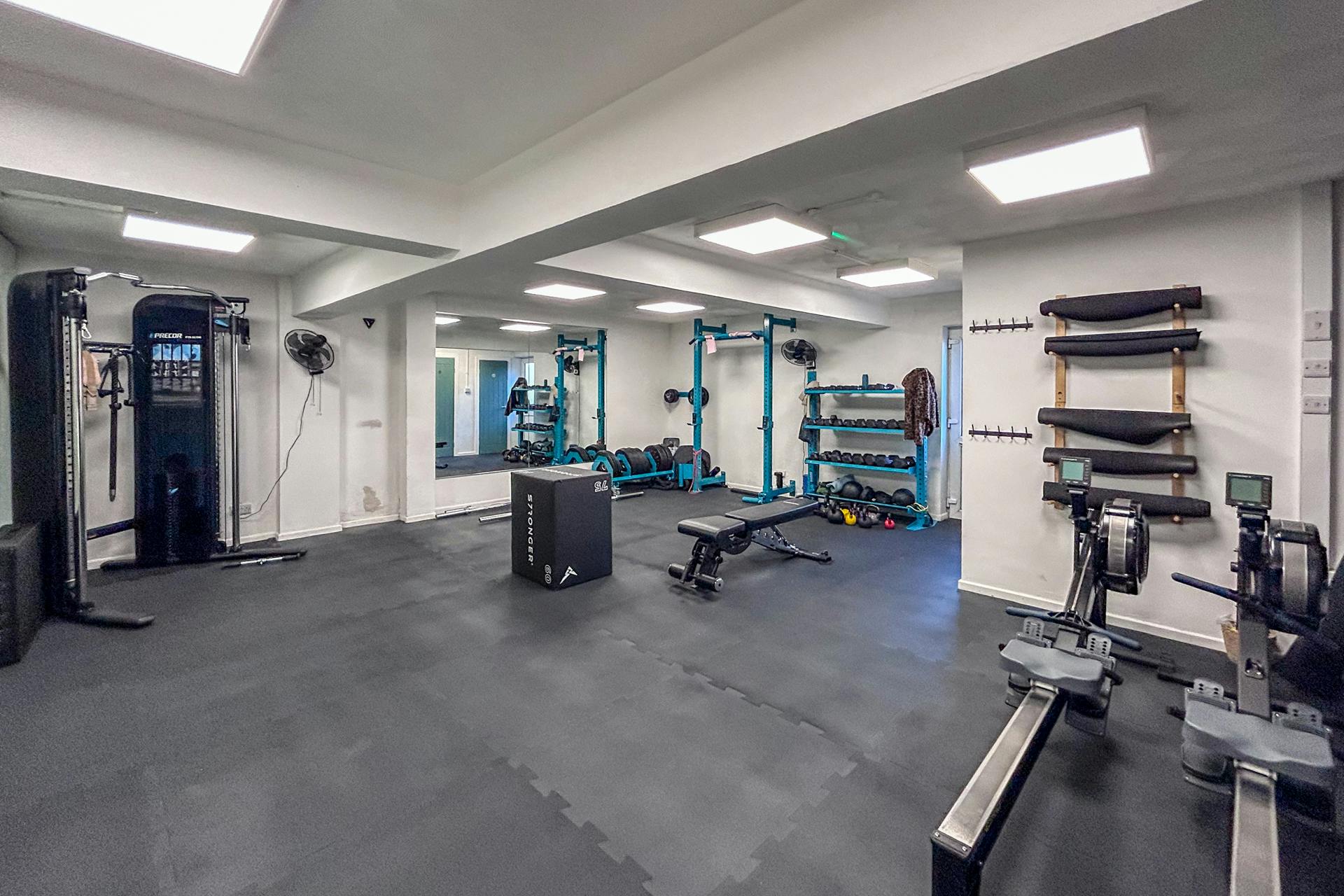 Retail/Shop in Bournemouth - photo 2