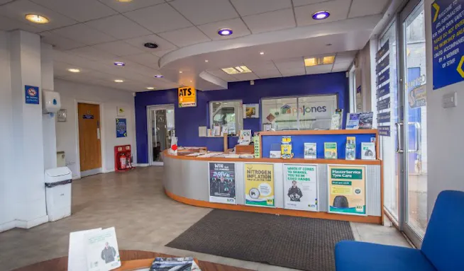110 Glasgow Road, 110 Glasgow Road, Glasgow, Industrial / Other To Let - Reception.jpg
