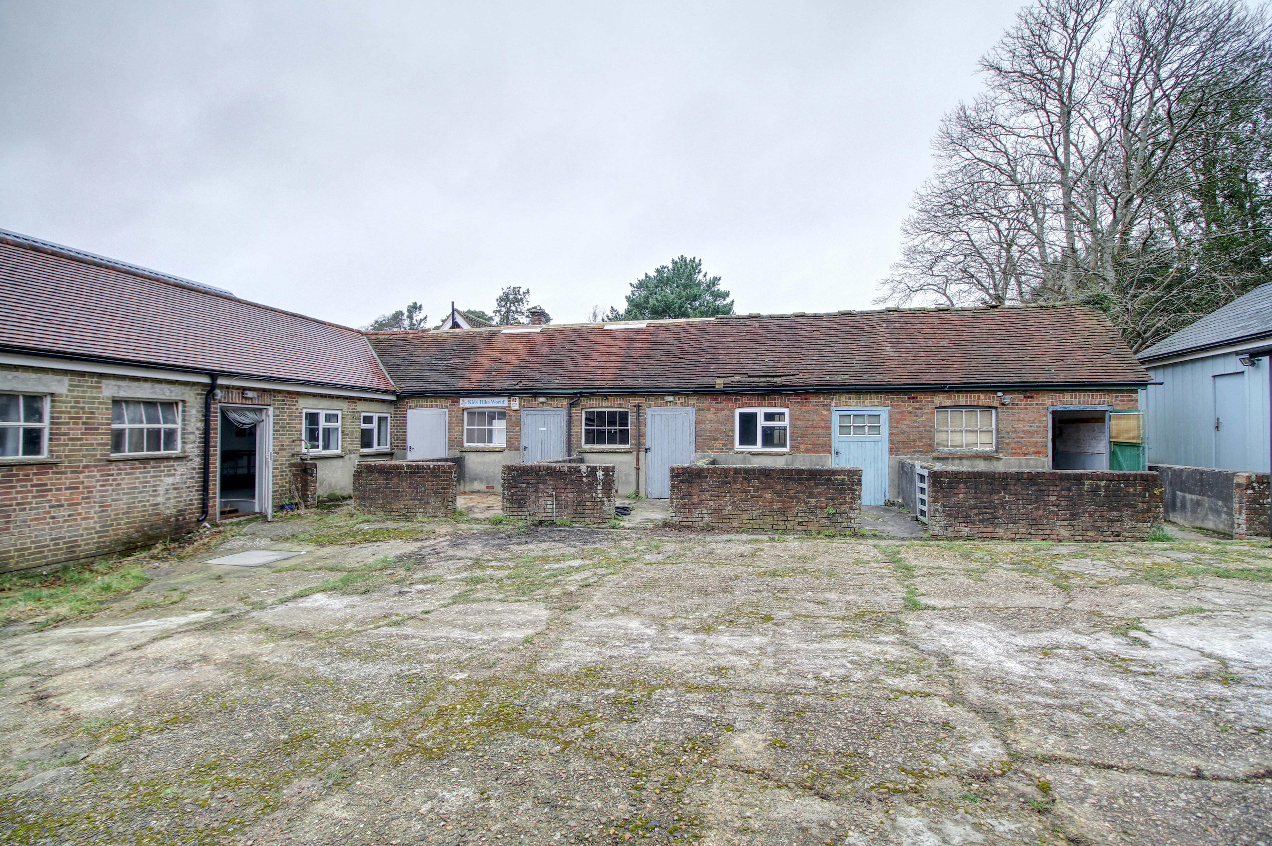 Units A-E Saint Hill Business Park, East Grinstead, Industrial To Let - Storage 1.jpg