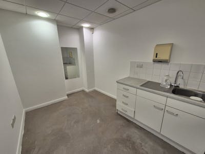 16 Great Underbank, Stockport, Retail To Let - 20251216_140627.jpg