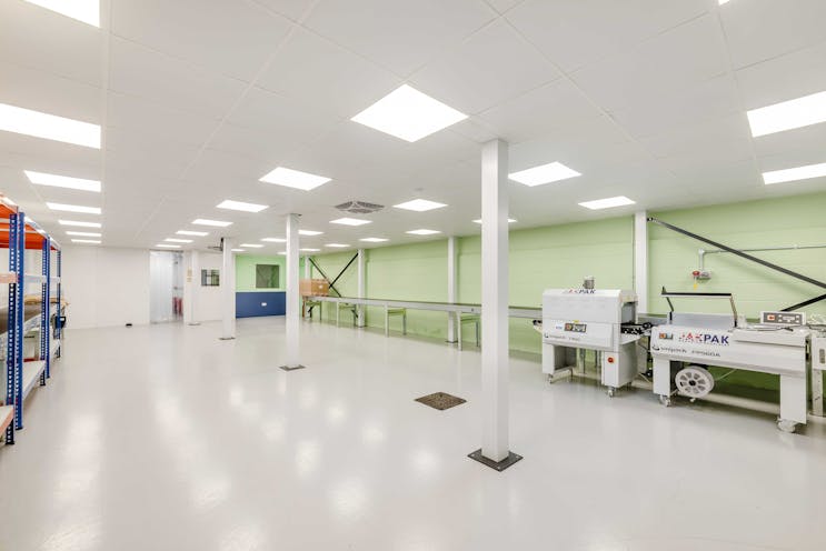 Unit 58 Robert Cort Industrial Estate, Reading, Industrial / Warehouse To Let - Unit 58