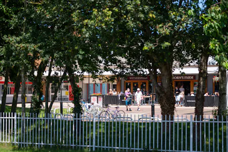 7 South Parade, Yate, Retail / Shopping Centre Unit To Let - South Parade (Wetherspoons).jpg