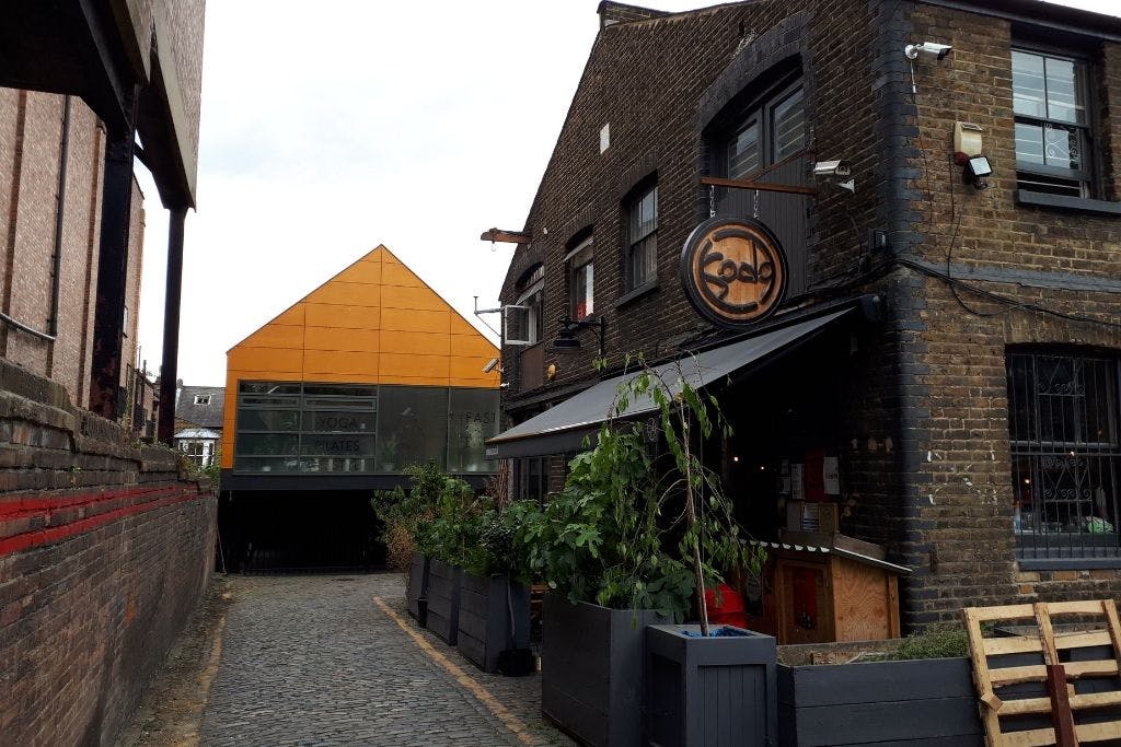 Office in Walthamstow - photo 3