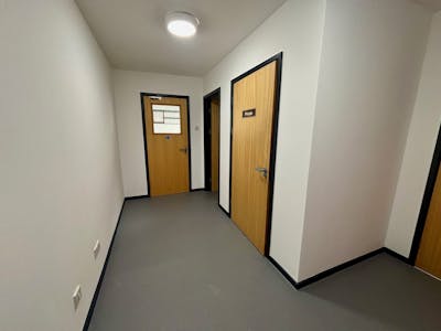 Unit B6 Ashmount Business Park, Upper Fforest Way, Swansea, Industrial To Let - B6 Ashmount 07.jpg