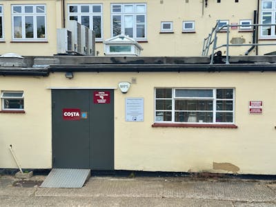 11c Bancroft, Hitchin, Retail To Let - IMG_7637.JPG