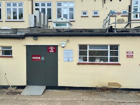 11c Bancroft, Hitchin, Retail To Let - IMG_7637.JPG