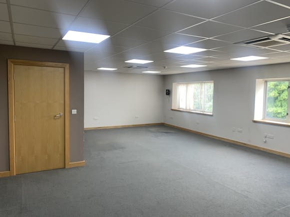 First Floor, 10 Chancerygate Business Centre, Slough, Offices To Let - IMG_3802.jpg