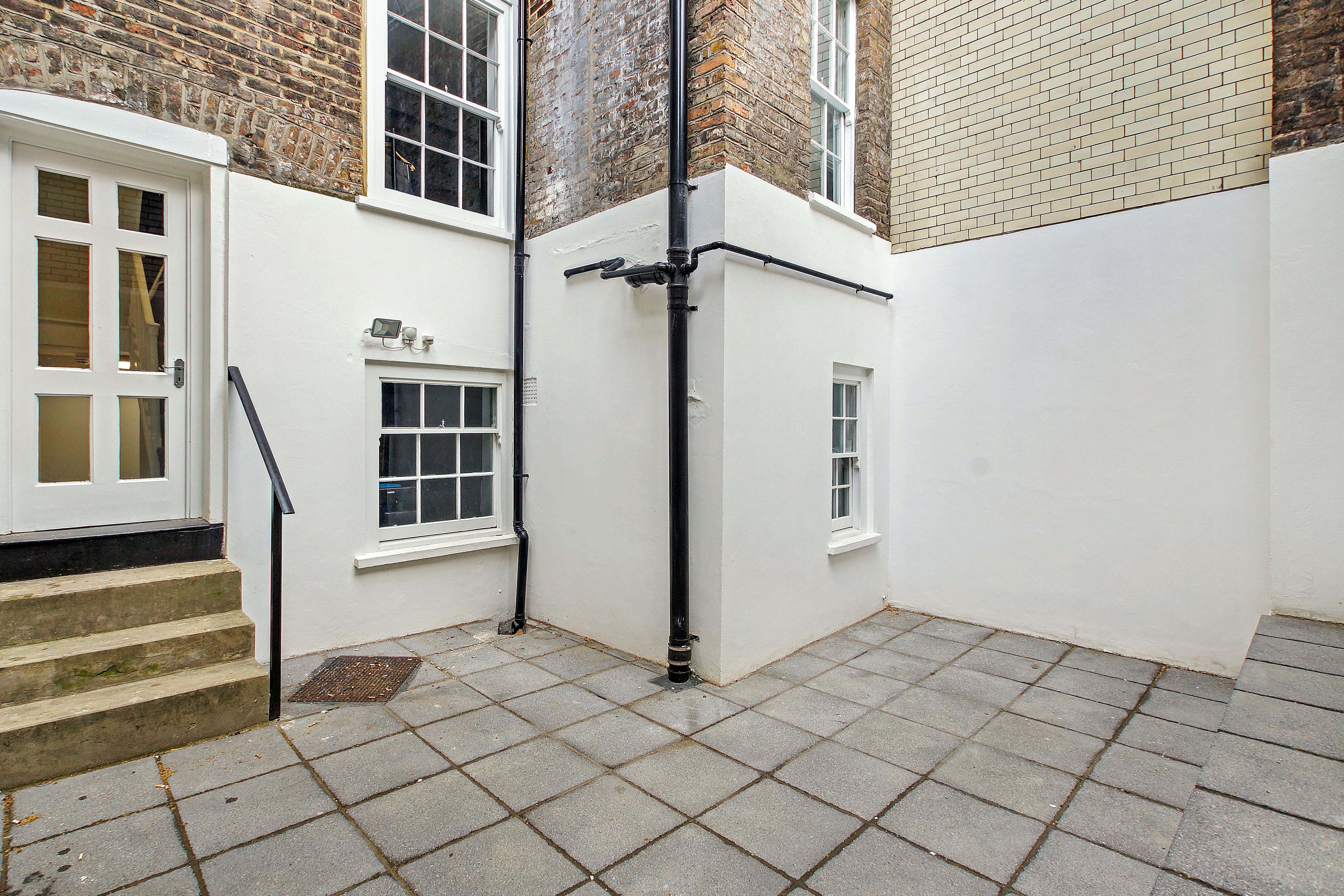 Office in London - photo 4