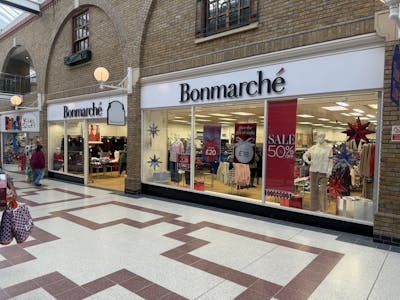 14-15 Market Place, Burgess Hill, Retail To Let - IMG_7930.jpeg