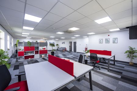 Cliffe Park, Cliffe Park Way, Bruntcliffe Road, Morley, Office To Let - SamT6837.jpg