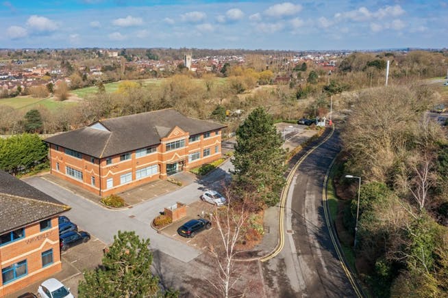 Tilford House, Farnham, Offices To Let - vb5112338_A1184_05_CALA_Homes_Tilford_House_Farnham_800x533.jpg