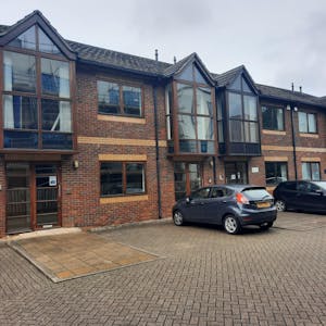 4 Wey Court, Guildford, Office To Let - 20250605_163509.jpg