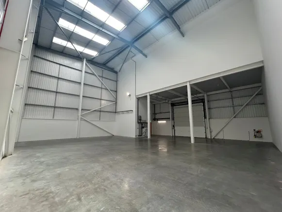 3 Ellesfield Trade Centre, Bracknell, Industrial To Let - 15.jpg