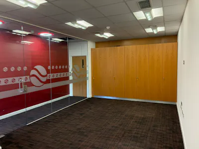 Unit 6, Vermont Place, Milton Keynes, Industrial / Office To Let - Image 4