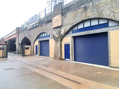 Arch 171-172 Sail Street, Waterloo, Waterloo, Industrial / Office To Let - Rear yard - 2 arches.jpg