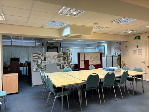 Thanet House, Stroud, Office For Sale - Int 1.jpg