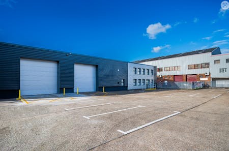 Unit 8 Fairway Close, Heathrow, Industrial / Warehouse To Let - External