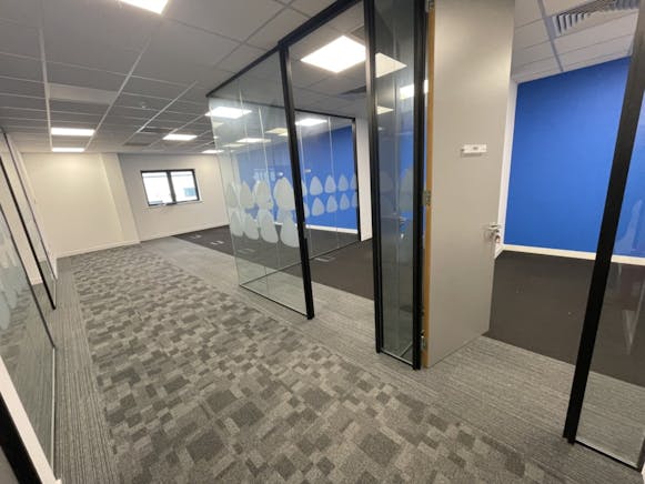 15 Hercules Way, Farnborough, Offices / Warehouse & Industrial To Let - IMG_3707-Sml-1030x773.jpg