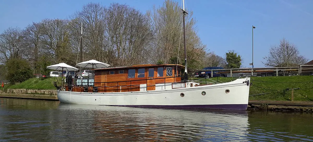The River Yacht Cafe, The River Thames, Kingston upon Thames, Restaurant To Let - carousel-1-152.jpg