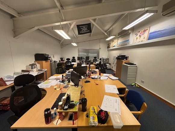 60 High Craighall Road, Glasgow, Offices For Sale - PHOTO-2026-03-03-10-34-17 3.jpg