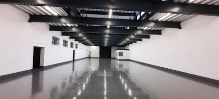 Unit 293, Hartlebury Trading Estate, Kidderminster, Industrial/Logistics To Let - interior to roller shutter door.jpg
