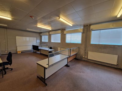 Unit 16, Stockport, Industrial/Logistics / Office To Let - 20250131_111929.jpg