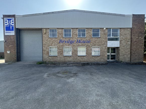 Units at Bridge House, Princes Risborough, Industrial To Let - IMG_2413.jpeg