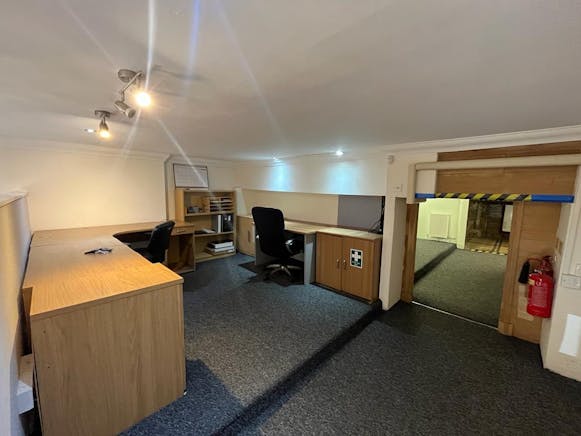 644 Alexandra Parade, Glasgow, Retail To Let - PHOTO20230531070621 13.jpg