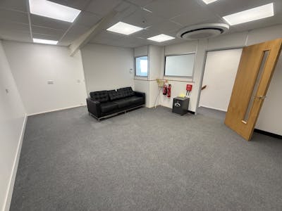 3 Trafalgar Mews, Brighton, Office To Let - IMG_9085.jpeg