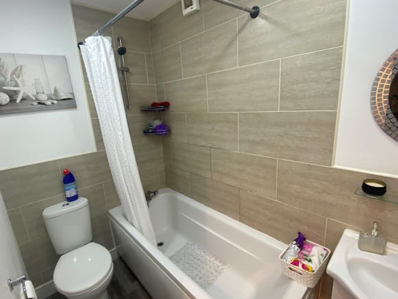 86 Vicarage Road, Swansea, Retail For Sale - Bathroom.jpg