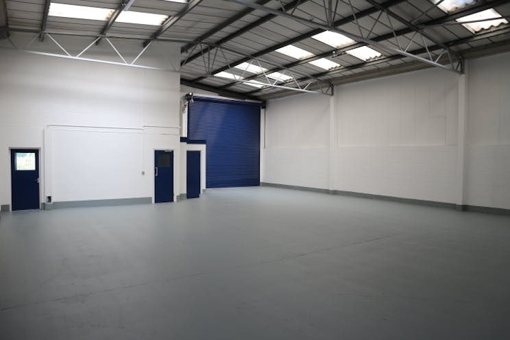 Unit 7 Oxford Road Industrial Estate, Reading, Industrial / Warehouse To Let - Oxford Road Industrial Estate Unit 7 Interior 3.JPG